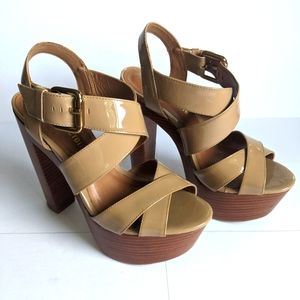 Pour la Victoire tan heels size 6